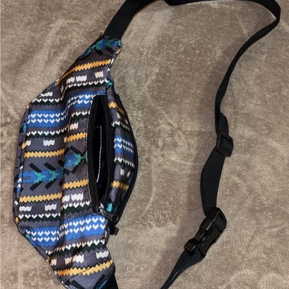 Colorful Patterned Fanny Pack - Picture 4 of 4